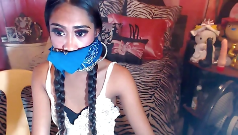 Shemale has big ass and sexy body and loves fucking