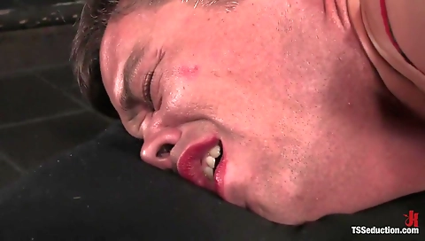 Bright girl with great booty gia darling giving over